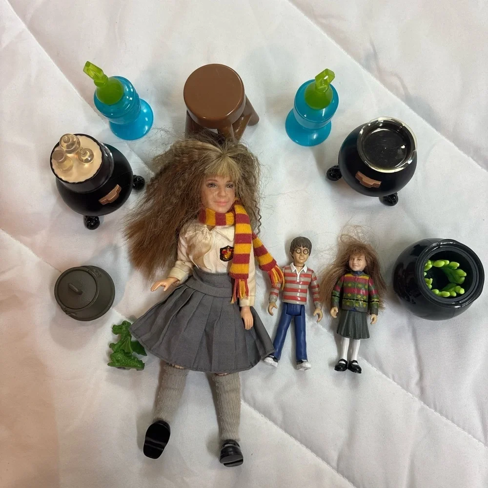 Harry Potter Wizard Doll Set with Accessories- 3 dolls play set and dragon